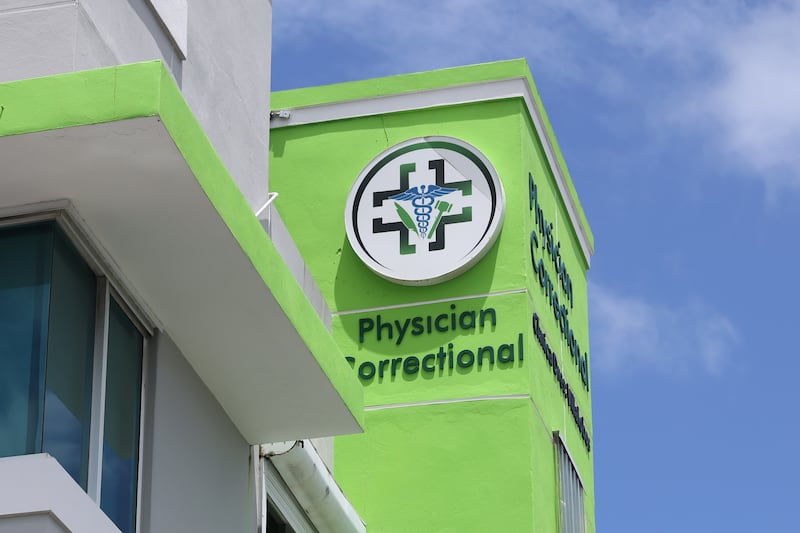 Desde 2018, Physician Correctional provee los servicios de salud mental a los confinados en Puerto Rico. El DCR anunció que cancelará el contrato a la compañía. 
Foto por Brandon Cruz González | Centro de Periodismo Investigativo