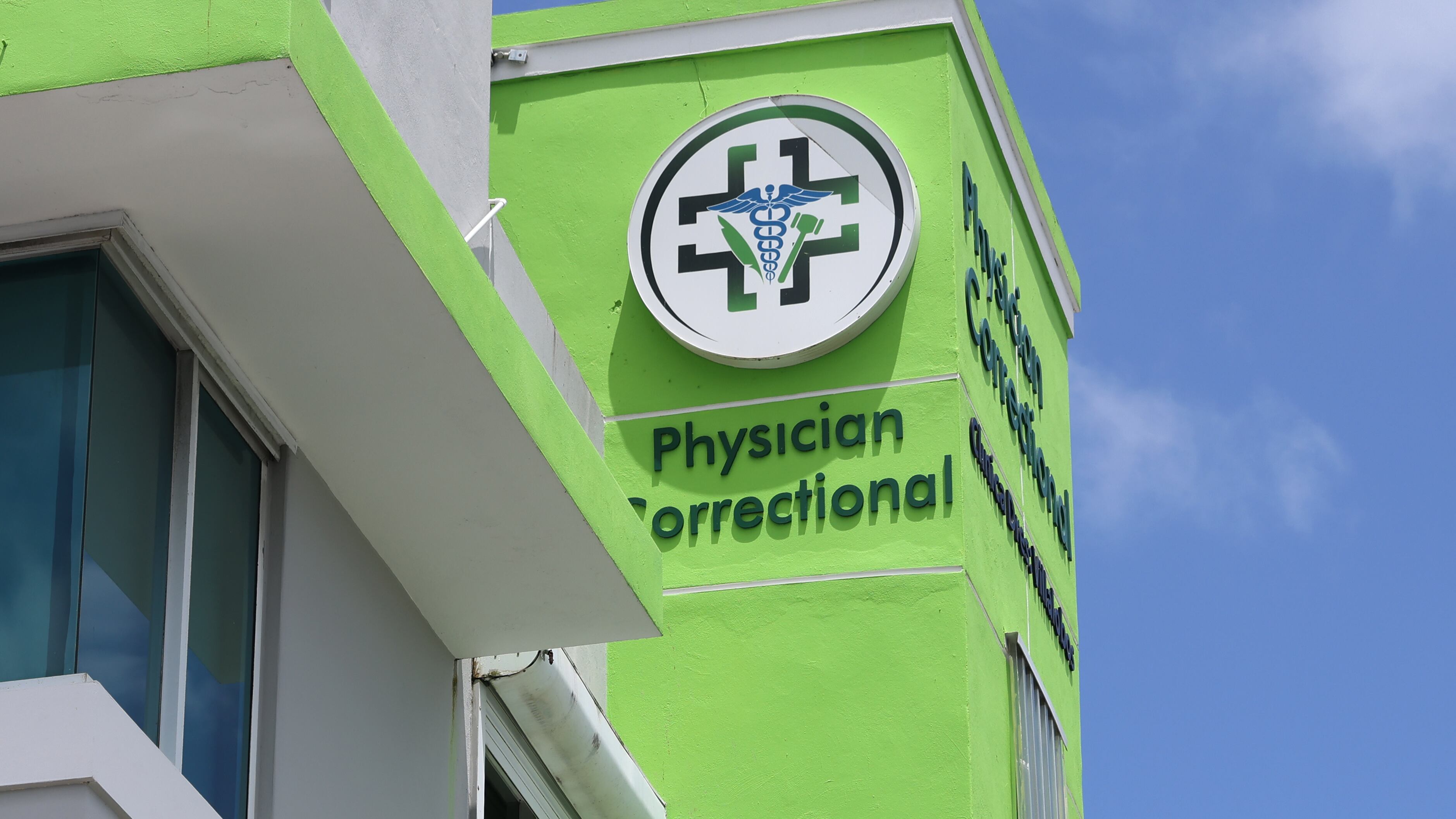 Desde 2018, Physician Correctional provee los servicios de salud mental a los confinados en Puerto Rico. El DCR anunció que cancelará el contrato a la compañía. 
Foto por Brandon Cruz González | Centro de Periodismo Investigativo