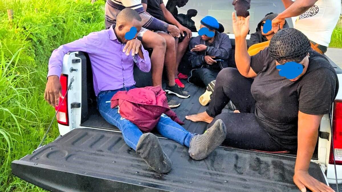 Detienen a 34 inmigrantes