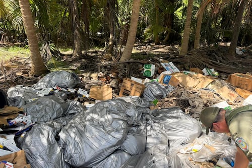 DRNA investiga hallazgo de vertedero clandestino en playa de Loíza