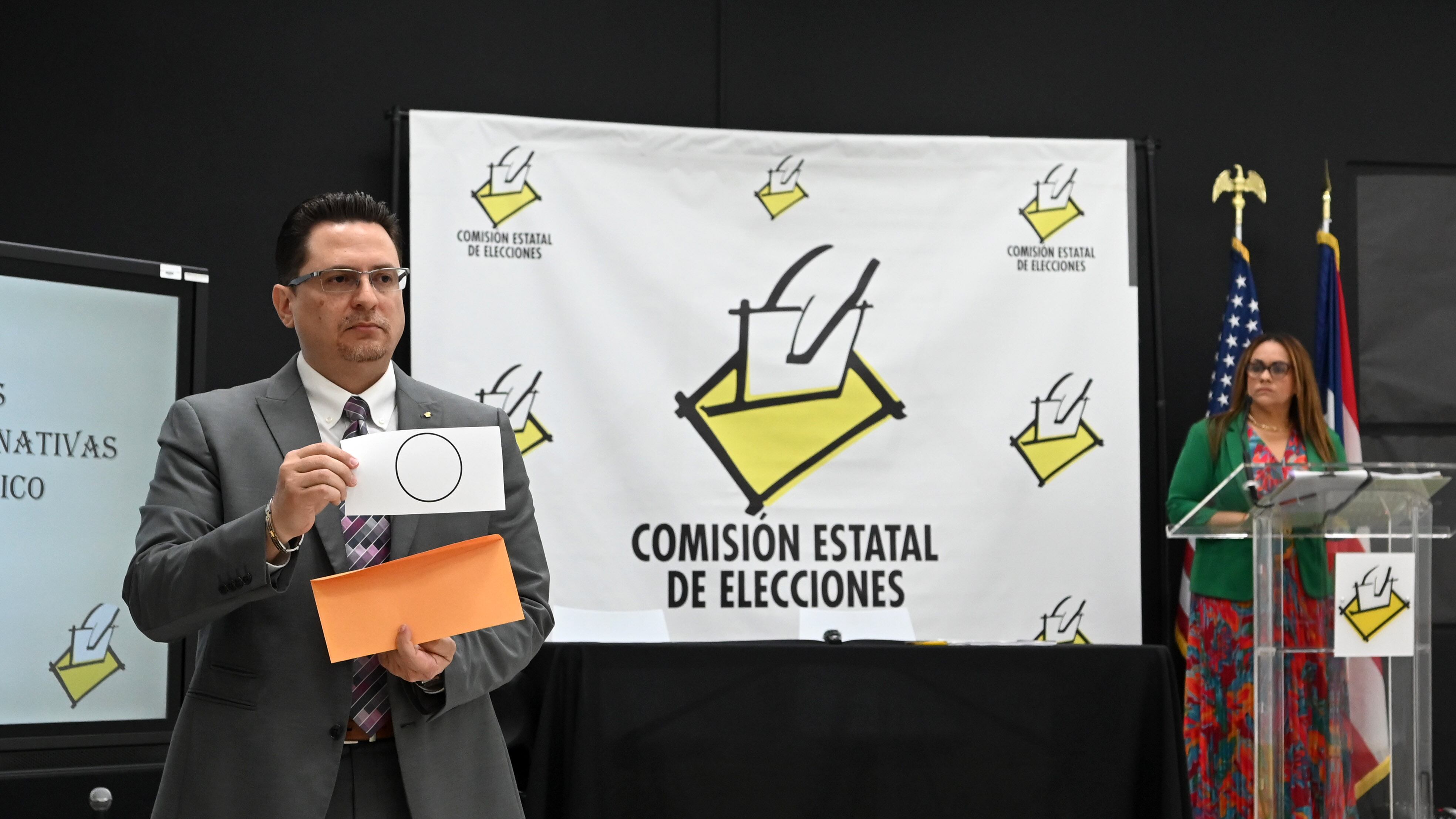 Rolando Cuevas, Secretario de la CEE