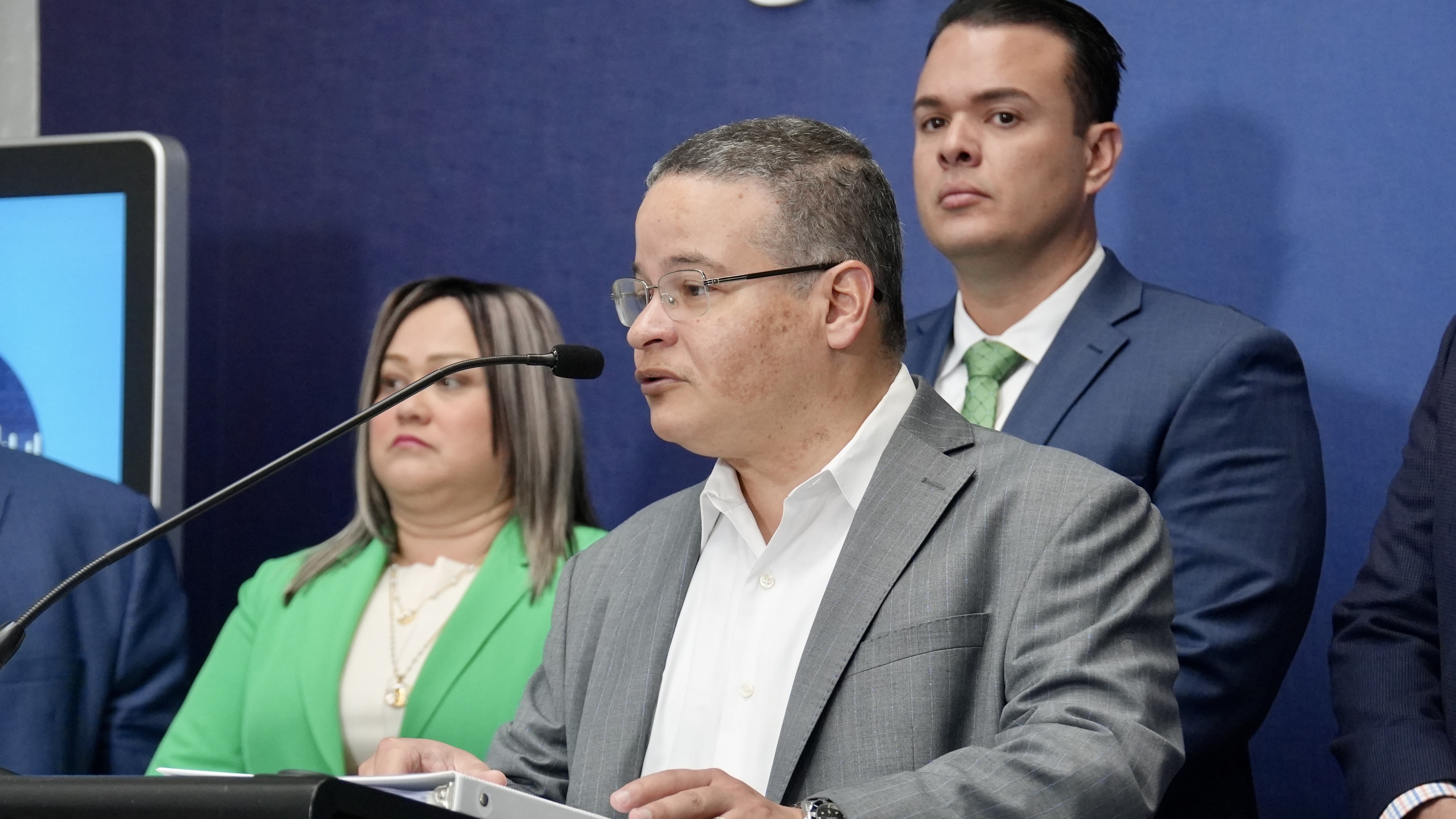 El Departamento de Salud también recomendó precauciones ante el polvo del Sahara.