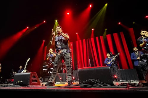 El Chaval de la Bachata conquista al público boricua en el Coca-Cola Music Hall