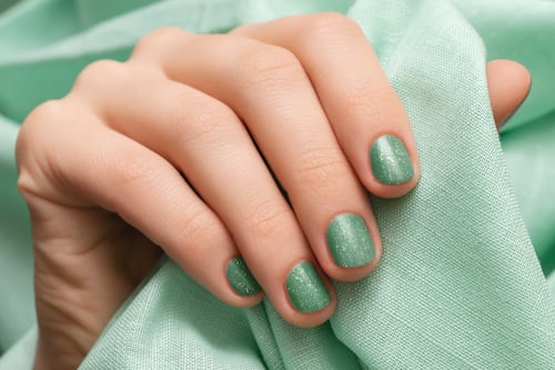 Uñas color ‘matcha’, la obsesión de la temporada que está causando furor en los salones: así se lleva
