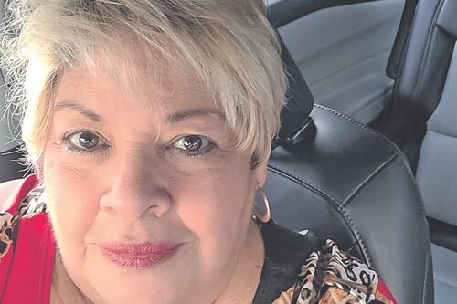 Conductora de Uber se goza ser guía de los visitantes a Puerto Rico