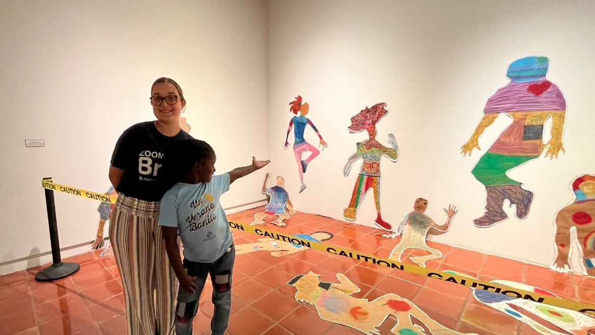 Promueven el arte como alternativa para erradicar la violencia en residencial Luis Llorens Torres.