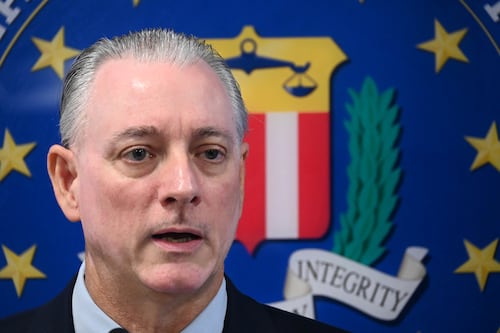 Acusan a padre e hija que supuestamente le lavaban dinero a organización de ‘El Burro’