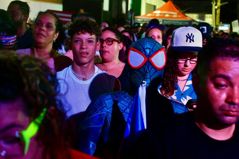 Boricuas ven La Casa de los Famosos