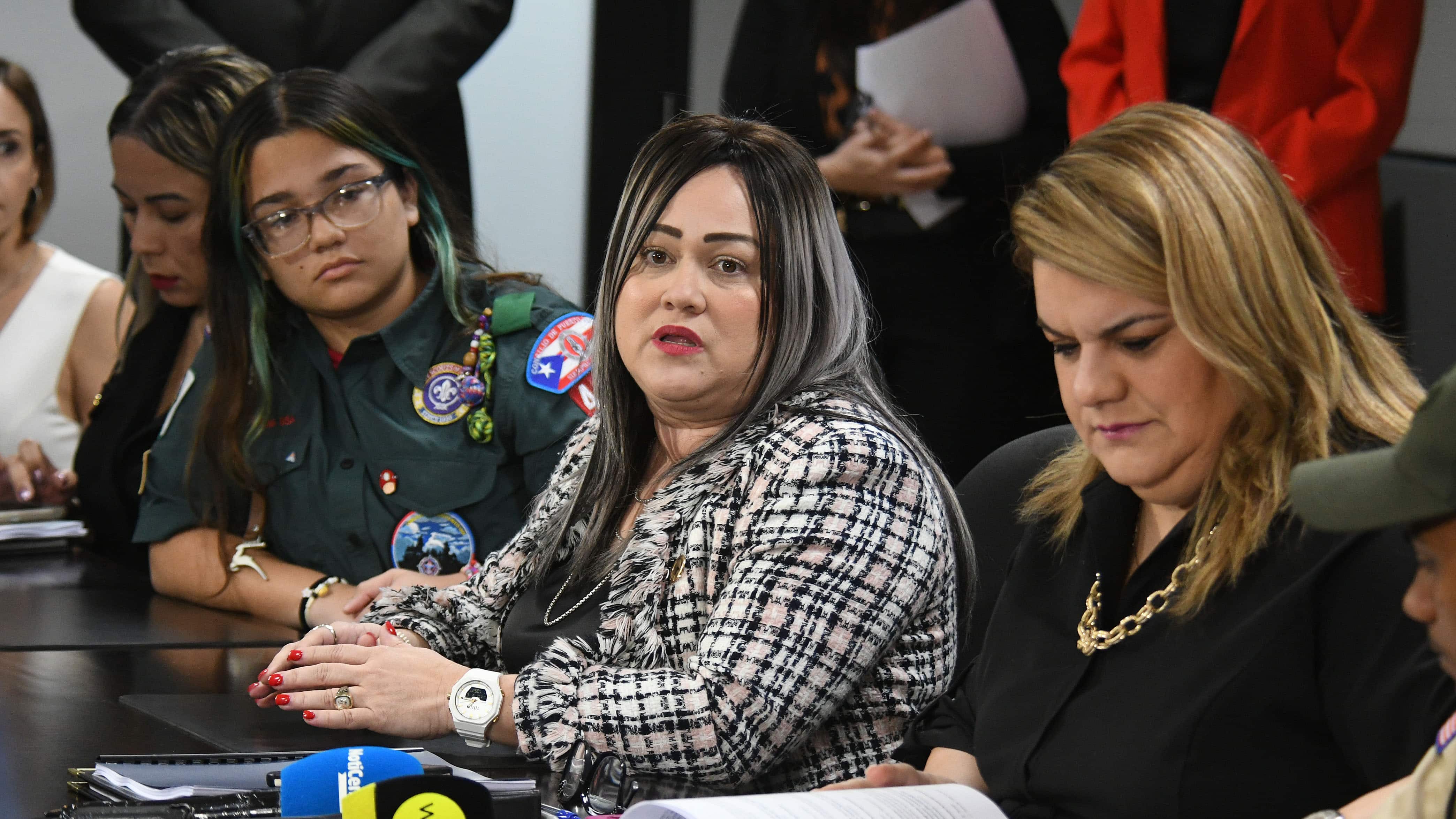 La gobernadora, Jennifer González, se reúne con el Departamento de Vivienda y su Secretaria Ciary Pérez