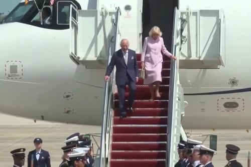 Los reyes Carlos III y Camila aterrizan en EE. UU. para una visita de Estado de 4 días