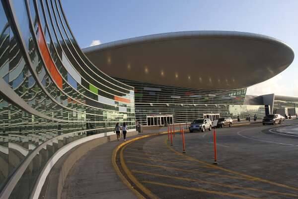 Aeropuerto Luis Muñoz Marín estrena servicio eléctronico que te avisará si hay estacionamiento 