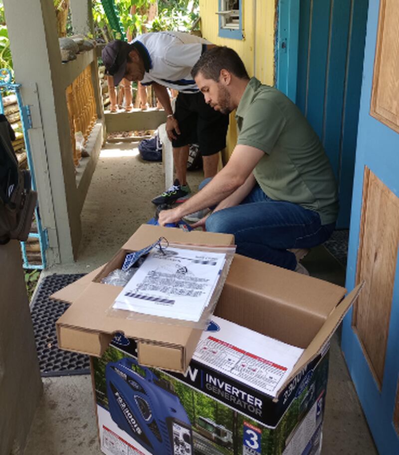 Alcalde de San Germán entrega generadores ‘convertidores’ a personas con condiciones de salud crónicas.