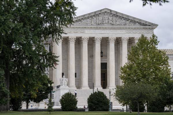 Corte Suprema de EEUU abordará casos de aborto y armas de fuego durante nuevo período