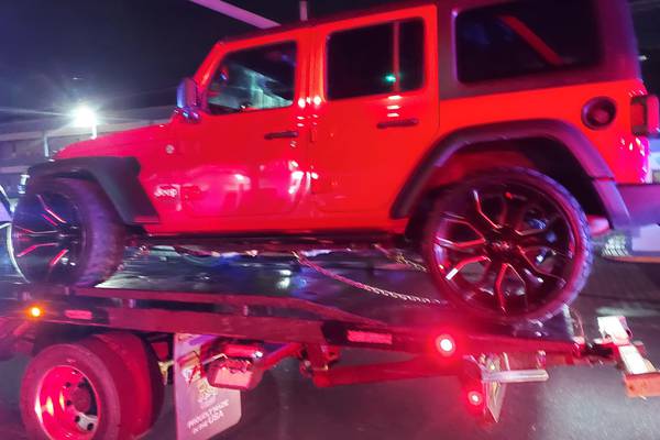 Conductor abandona su Jeep con el que provocó accidente fatal en Arecibo 